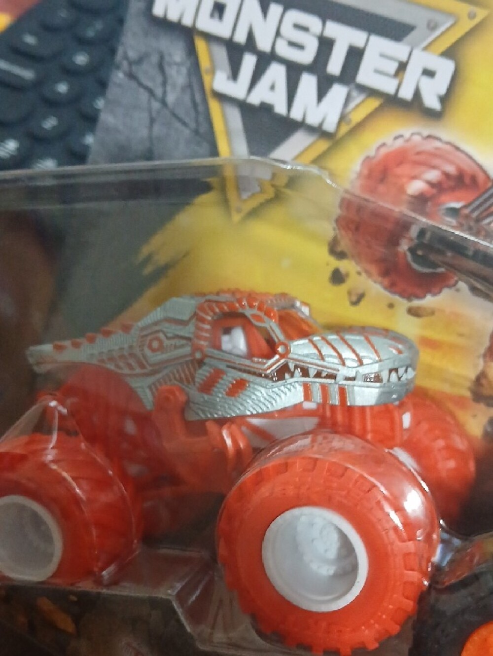 Monster Jam 2-Pack ThunderRoarus & Terminal Velocity Trucks - Red & Black - Picture 2 of 6